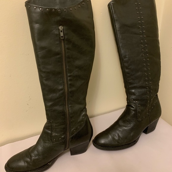 Born black leather boots size 8 Excellent used condition - Picture 2 of 10